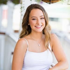 Meet your Posher, Sarah beth